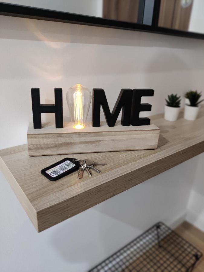 New Claret Apartment