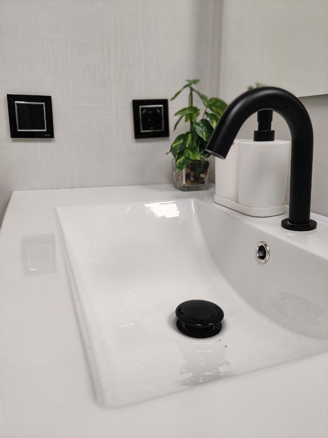 New Claret Apartment *